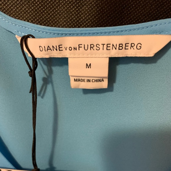 Diane von Furstenberg Acedia Crepe top, Cornflower blue, M, NWT - Picture 2 of 7